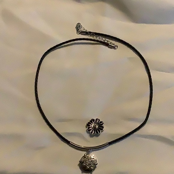 Jewelry - Necklace with inter-changeable pieces ♥️